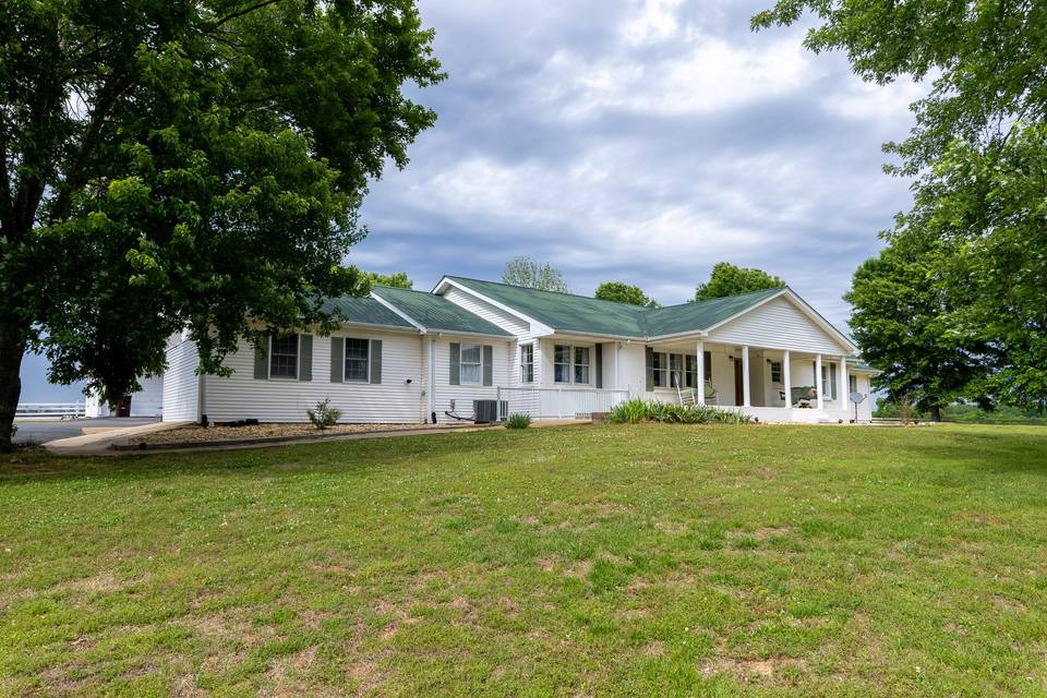 Heart of the Homeplace Lodging