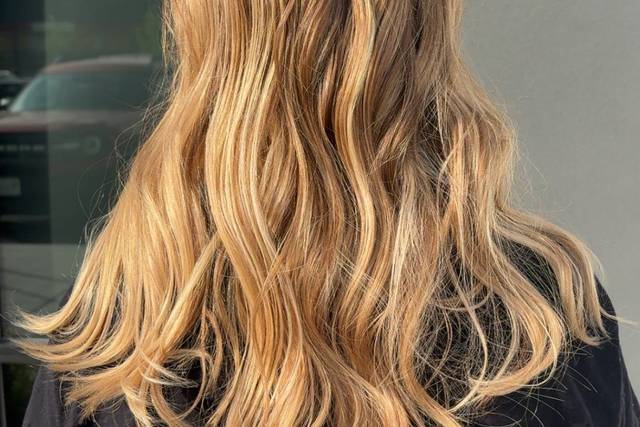Lived-In Blonde Balayage