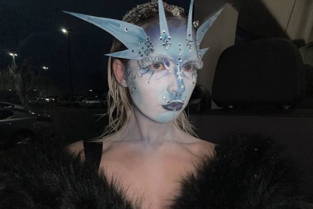 Icy Avant-Garde Competition Lo
