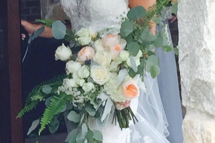 Bride holding her bouqeut