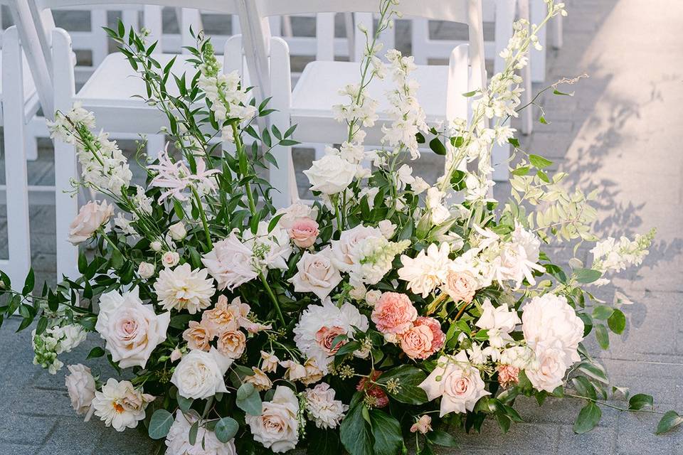 Ground aisle florals