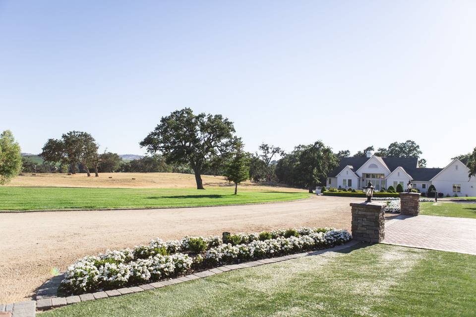 The Carriage House at Fallen Oaks Estate