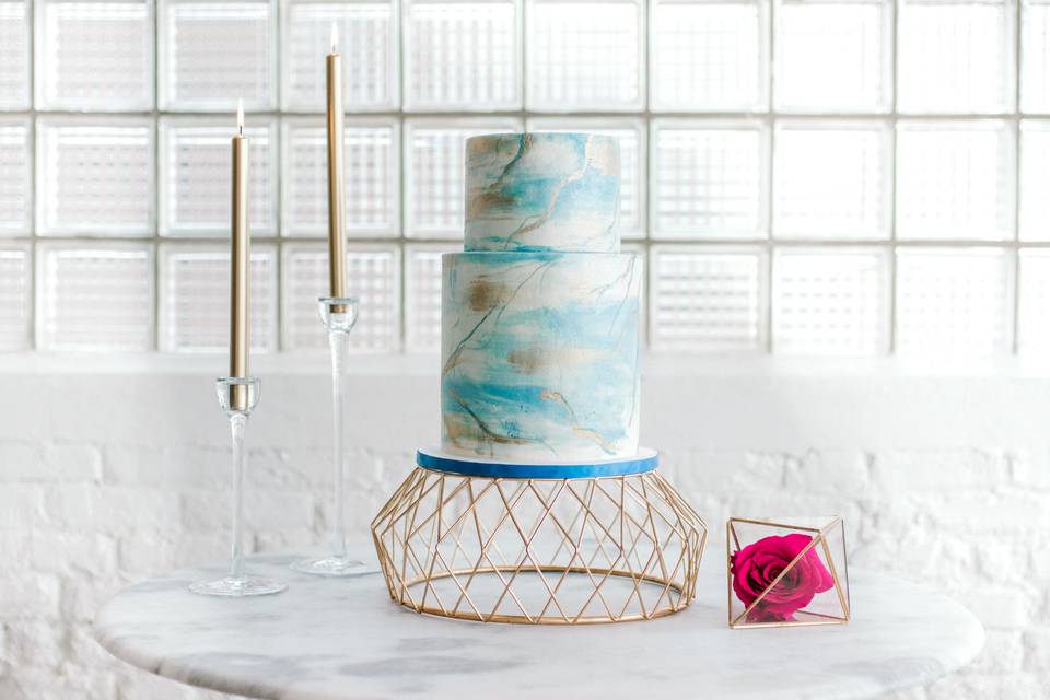 Blue and whie 2-tier wedding cake