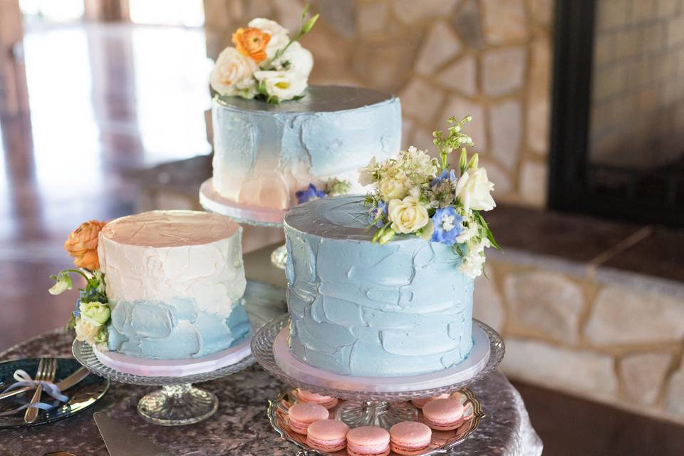 Pastel wedding cakes