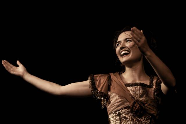 Julie Anna Crookston, Soprano