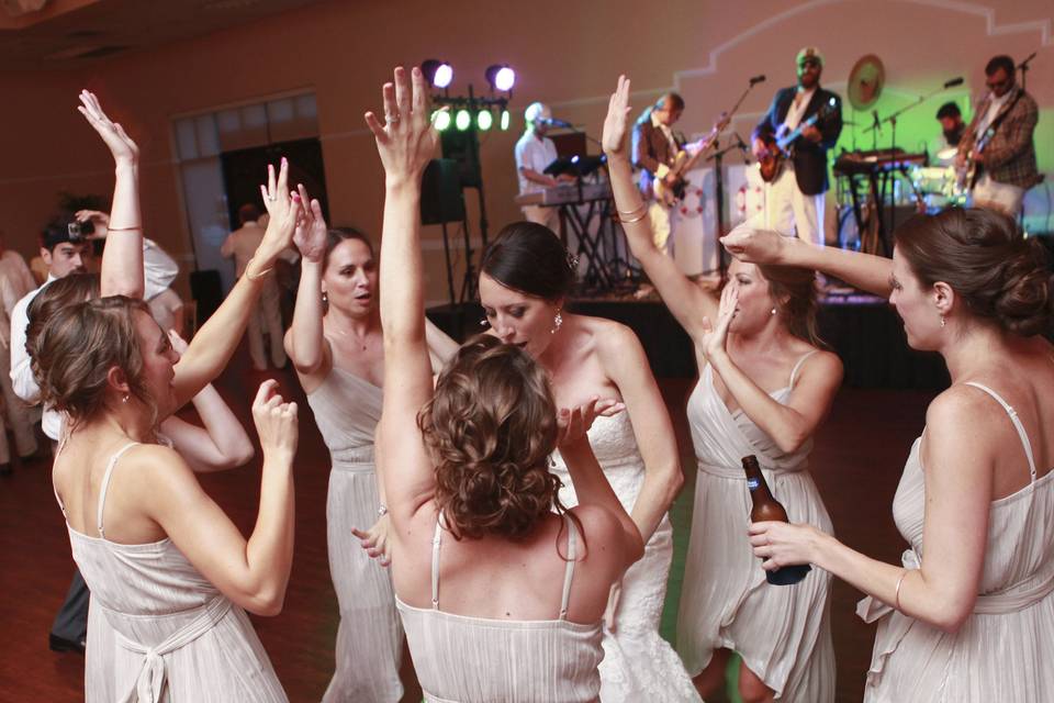 Bride and her ladies dancing