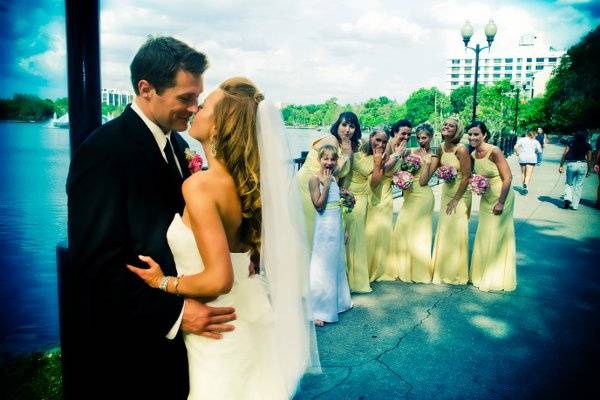 a lake Eola bridge wedding in Orlando by wedding photographer Rich Johnson of Spectacle Photo.