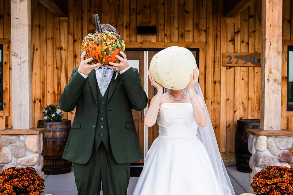 Pumpkin wedding couple