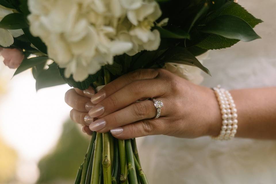 White bridal bouquet