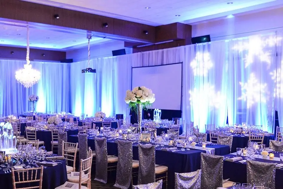 Lambeau Field Atrium - Venue - Green Bay, WI - WeddingWire