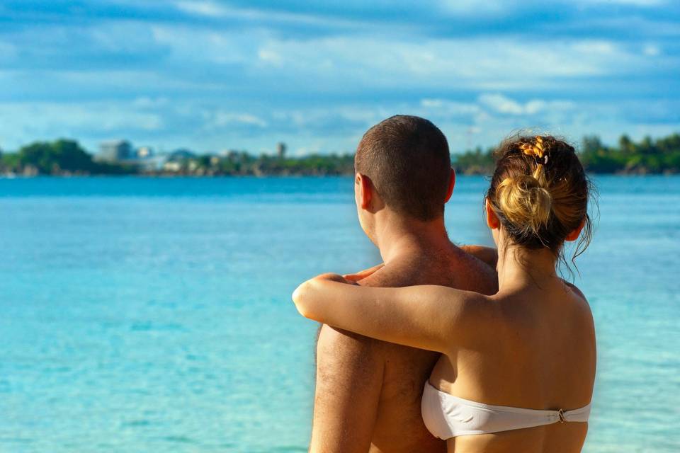 Honeymoonhttps://cdn0.weddingw