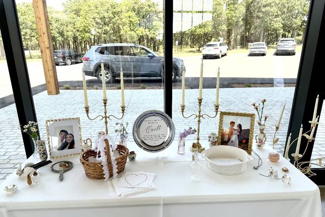 Memory Table with antiques