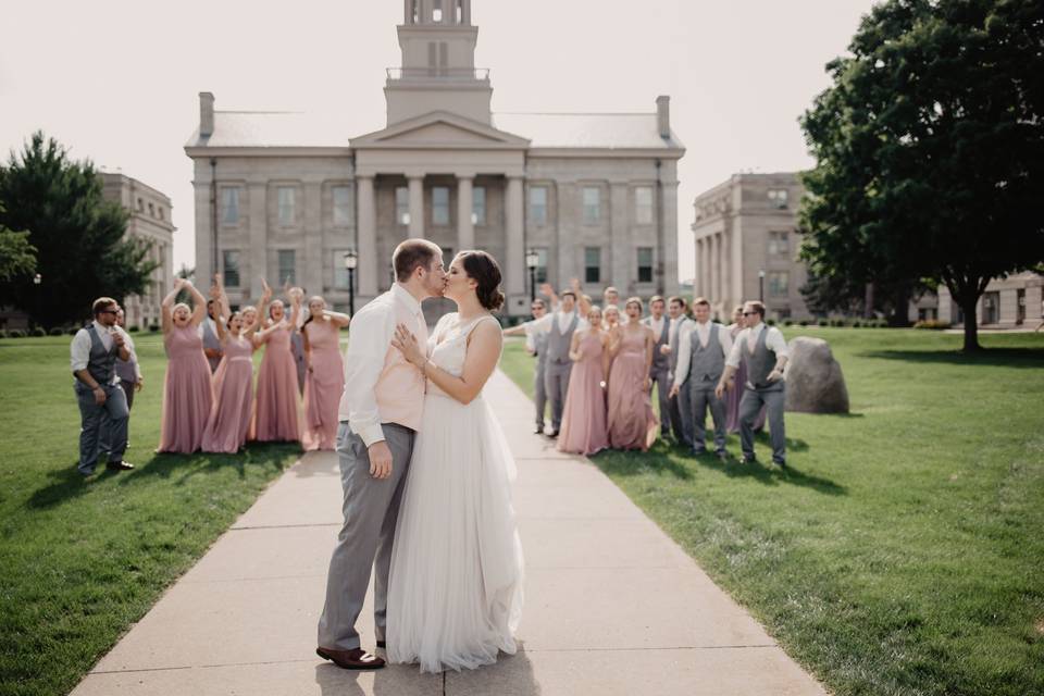 Take a quick walk for cinimatic photos on the Pentacrest!