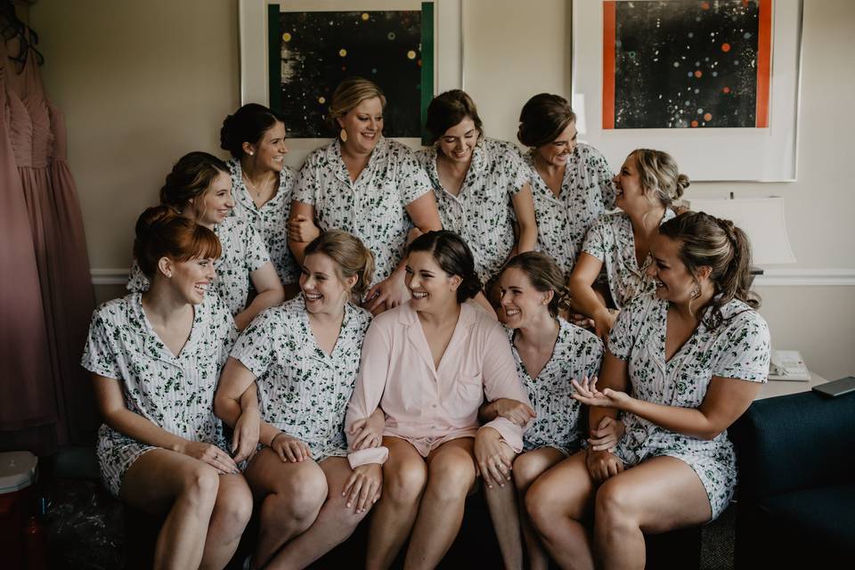 Get ready with your bride tribe in the Iowa House Hotel for relaxed and exciting prep for your big day!