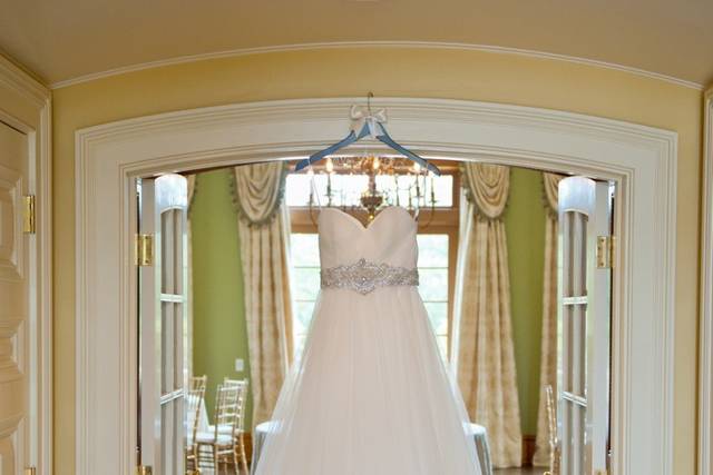 Champion Wedding Gown Specialist