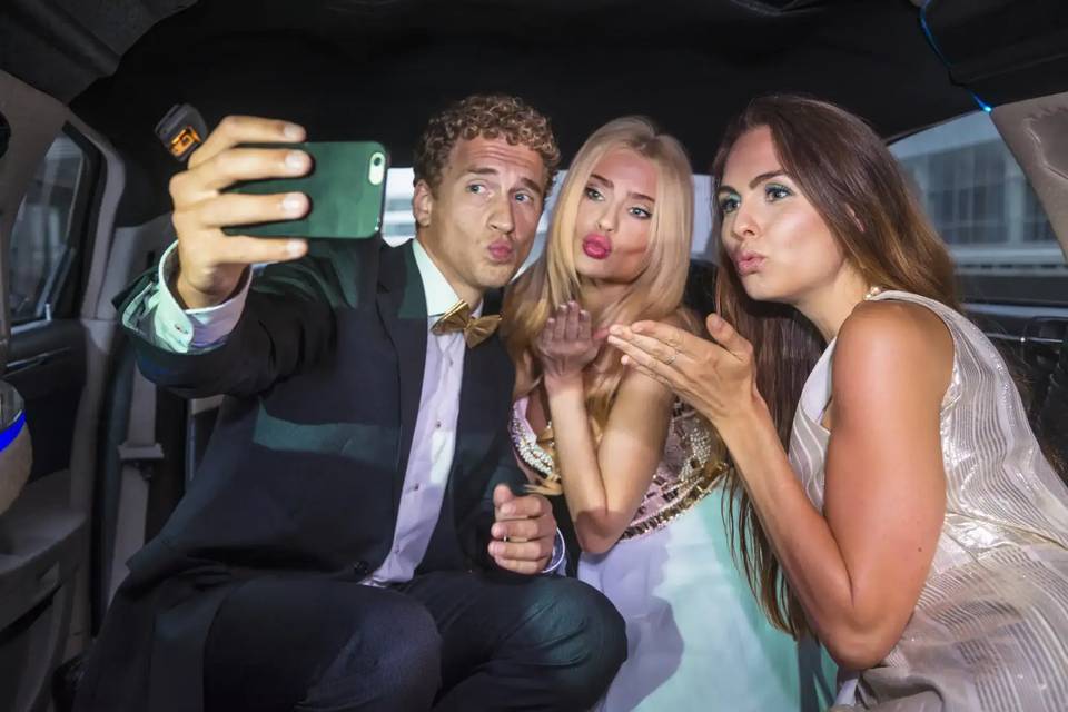 Friends-Taking-Selfie-Limo-Atlantic-County-New-Jersey_2000x1335.png