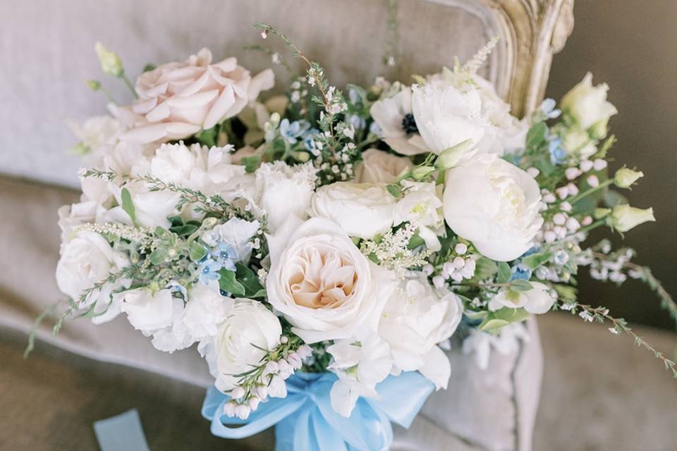 snowdrop flower bouquet