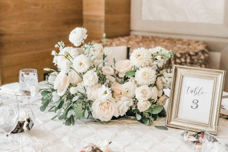 White lovely centerpiece