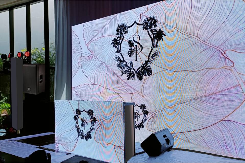 LED Screen & DJ Booth