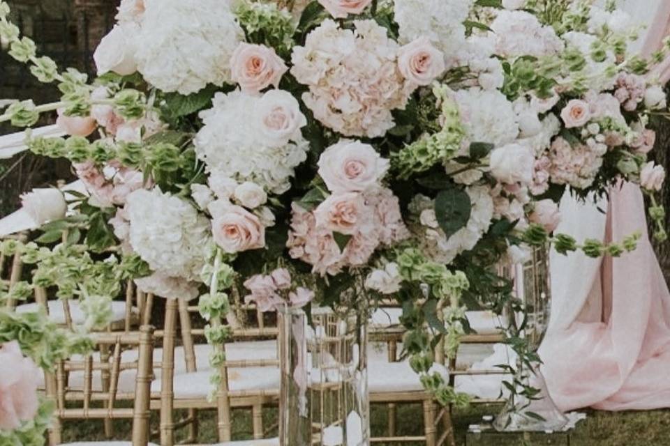 Wedding pedestal arrangement