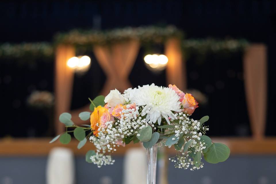 Isle pedestal flowers