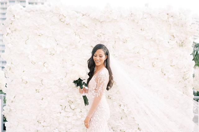 White flowerwall 8x8 by FWR