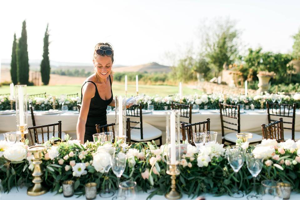 Floral table arrangement