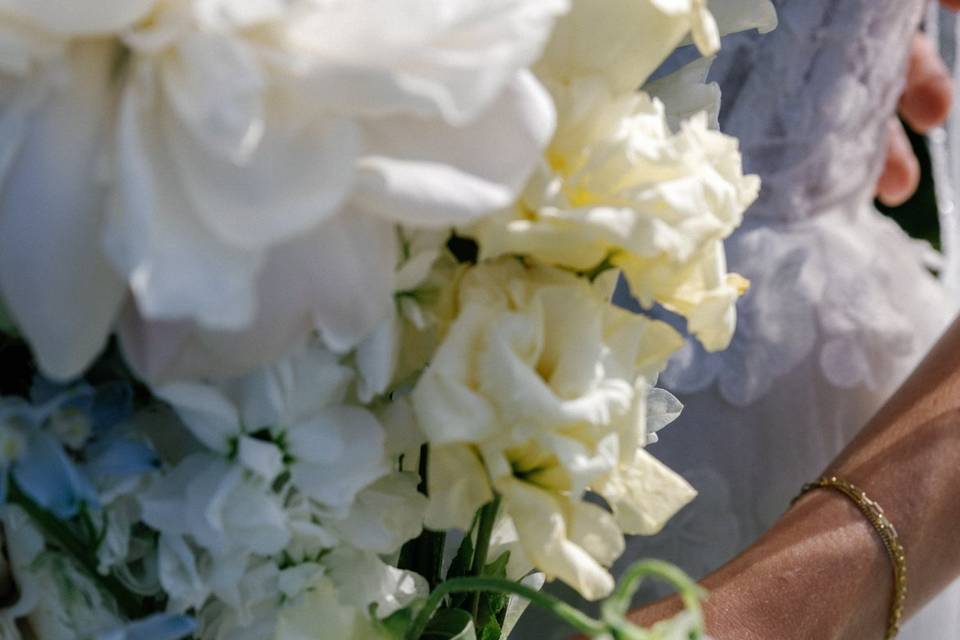 Spring florals New York weddin