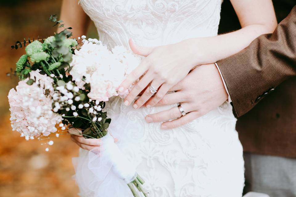 Bouquet and rings