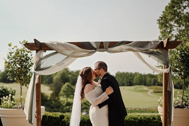 1st Kiss as Mr & Mrs on Patio