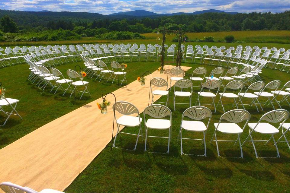 Rounded wedding setup