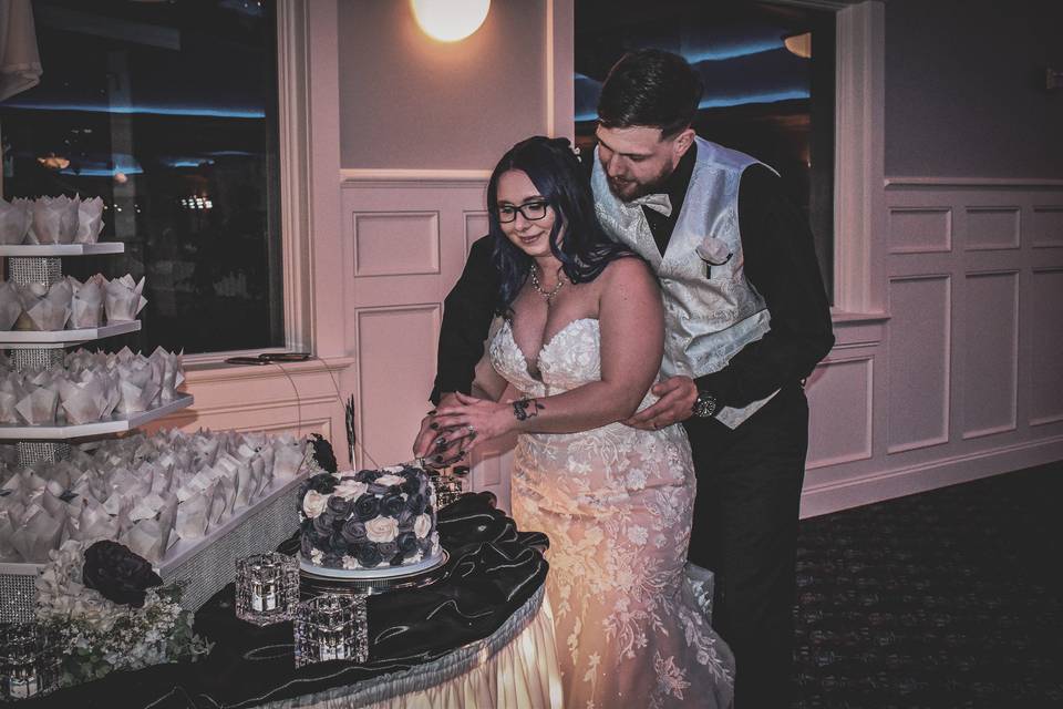 Cut the Cake!