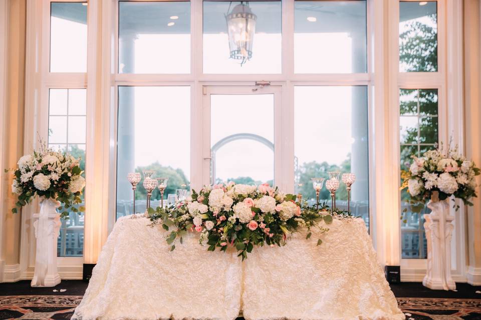 Sweetheart table decor