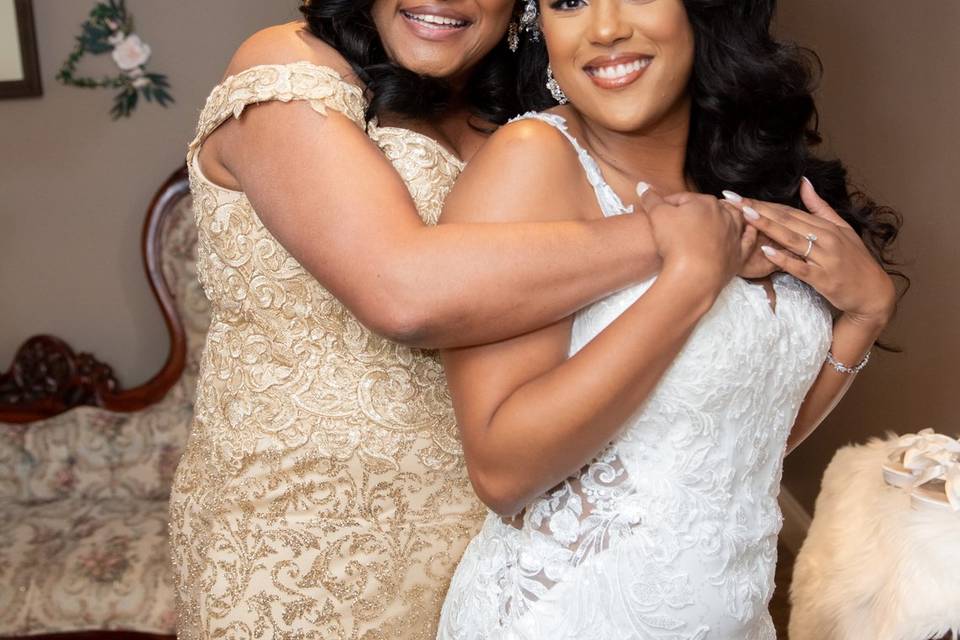 Mom + Bride Getting Ready