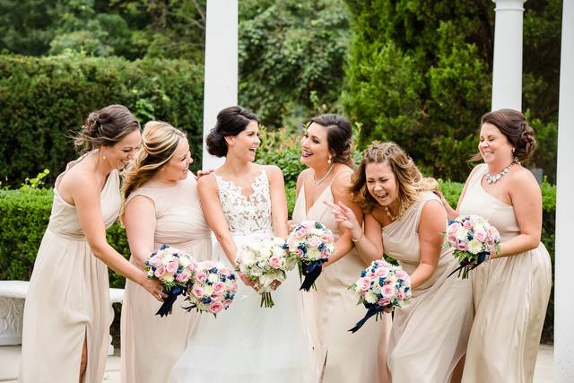 Bride with her Bridesmaids