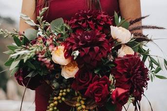 The bride holding her bouquet