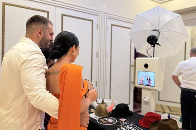 Click and Joy Photo Booth
