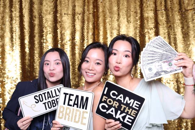 Click and Joy Photo Booth