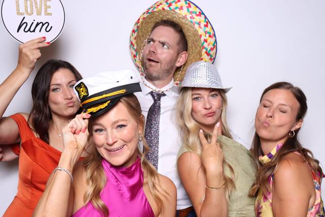 Click and Joy Photo Booth