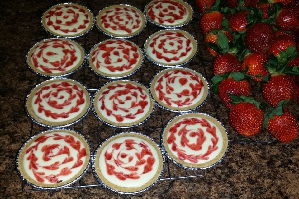 Heavenly Strawberry Cheesecake Cupcakes