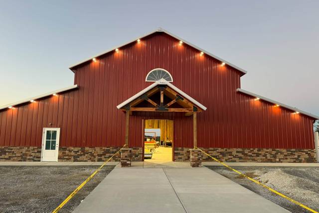 Weddings at Malin’s Red Barn