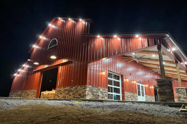 Weddings at Malin’s Red Barn