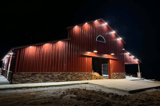 Weddings at Malin’s Red Barn