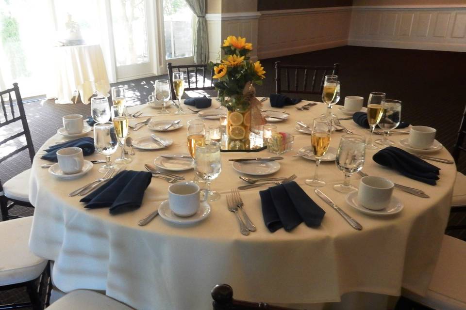 Blue & Yellow Tablescape