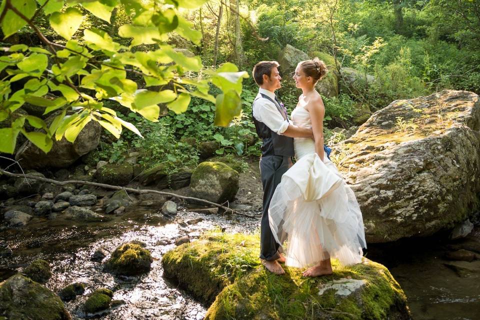 Newlyweds in the woods