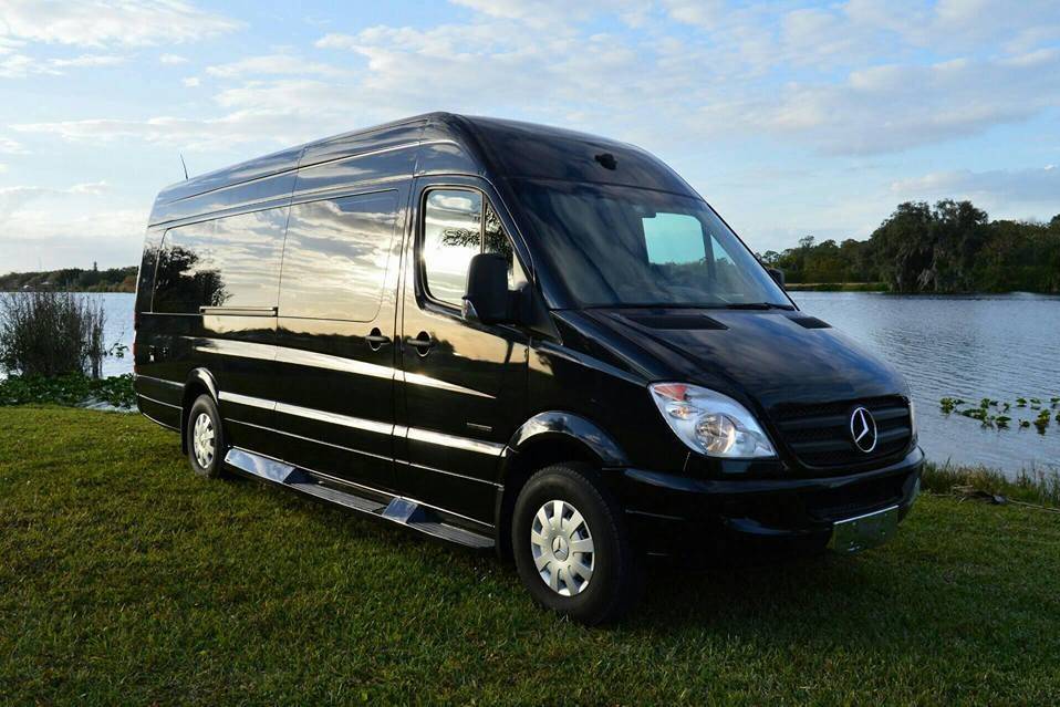 Mercedes minibus