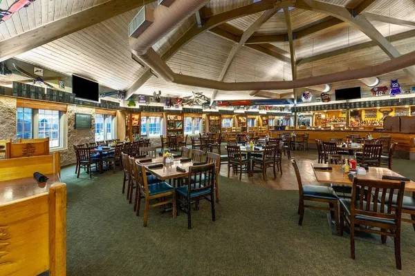 Restaurant/Bar