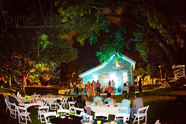 Stone House lawn. Jaimie Johnson Photography.