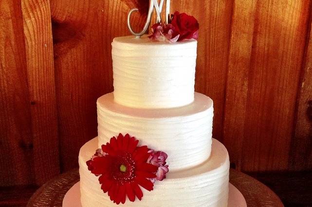 Clean 3-tier wedding cake