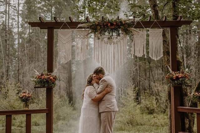 Thistle and Thyme Wedding Designs